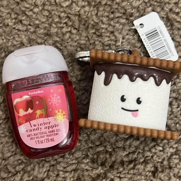 NWT Bath & Body Works S’mores Pocketbac Holder/Keychain & Hand Sanitizer - Picture 1 of 1